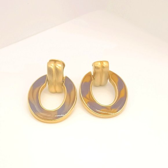 Vintage Inlaid Door Knocker Earrings. Gold and Brown Swirl Clip On Made in USA - Picture 3 of 4